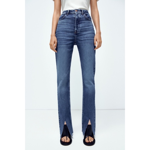 Zara NWT Slim Fit High Rise Split Hem Flare Jeans 2 26 - Picture 2 of 12